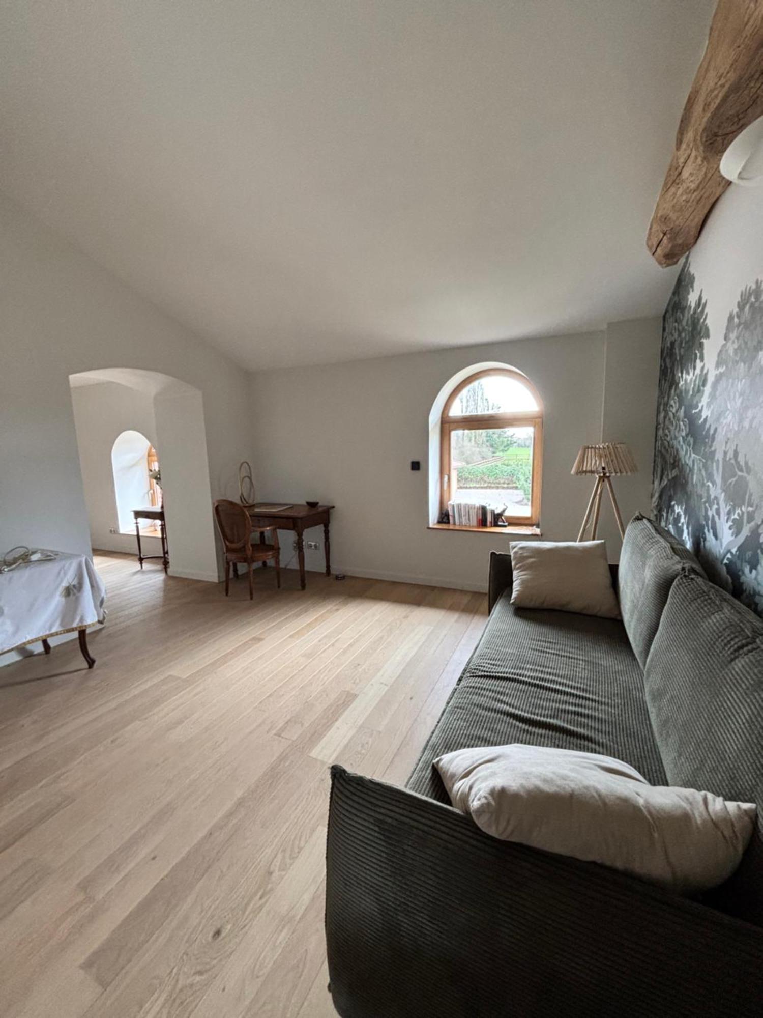 Bed and Breakfast Le Domaine Du Pin Шатийон-сюр-Шаларон Экстерьер фото